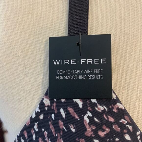 Tahari wireless convertible bra - Picture 6 of 11